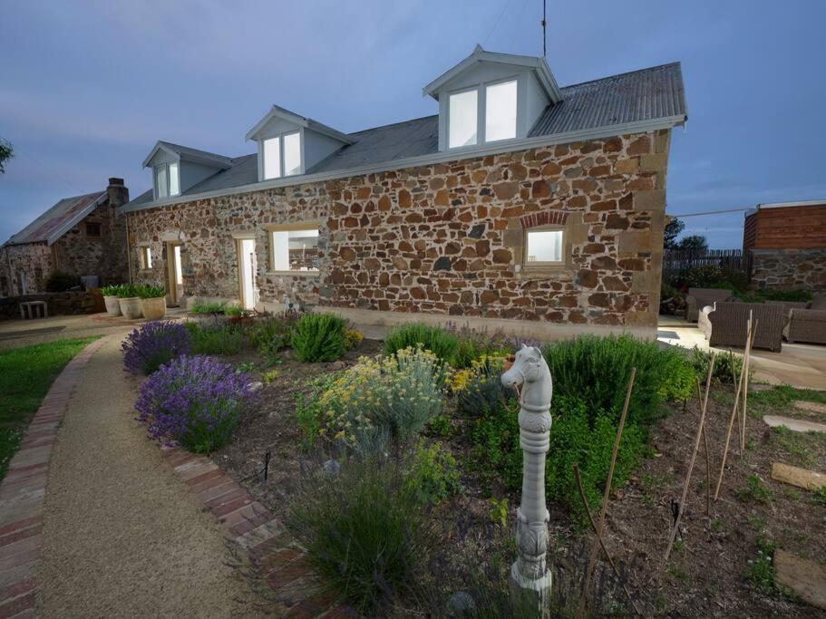 Villa *Newly Relisted* Coach House At Lisdillon Vineyard à Little Swanport Extérieur photo