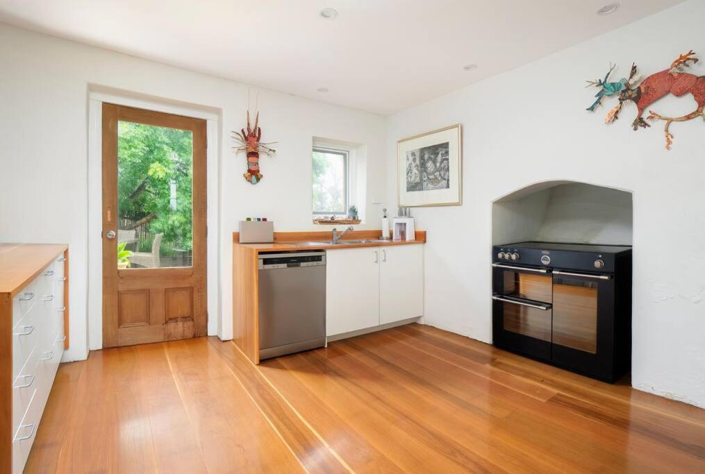 Villa *Newly Relisted* Coach House At Lisdillon Vineyard à Little Swanport Extérieur photo